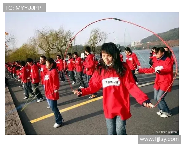 中国跳绳选手破吉尼斯纪录，视频走红全球