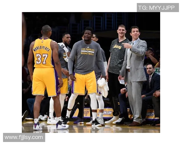 八卦爆料：布克被曝与明星传出绯闻